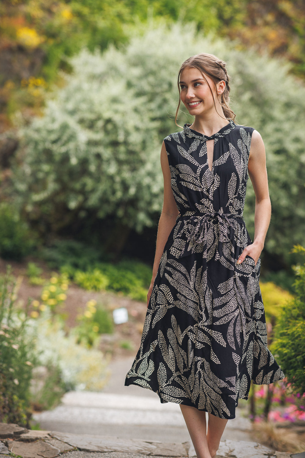 Sleeveless Printed Dress with Elastic Waist