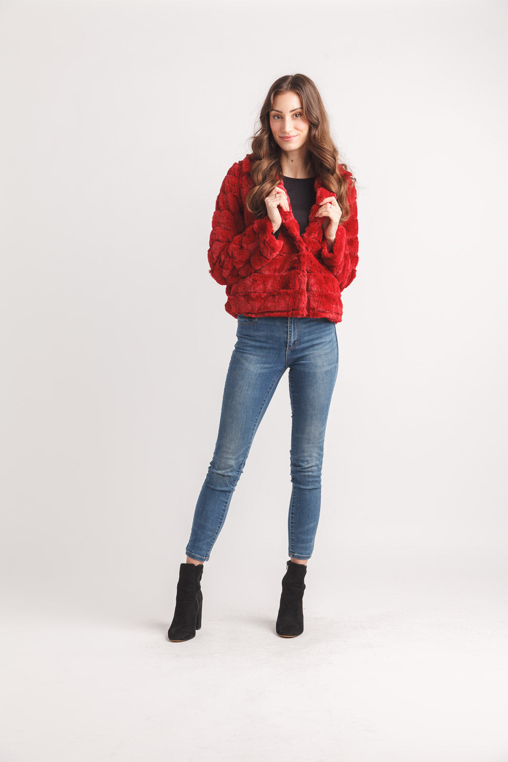 Cropped Faux Fur Collared Jacket With Pockets