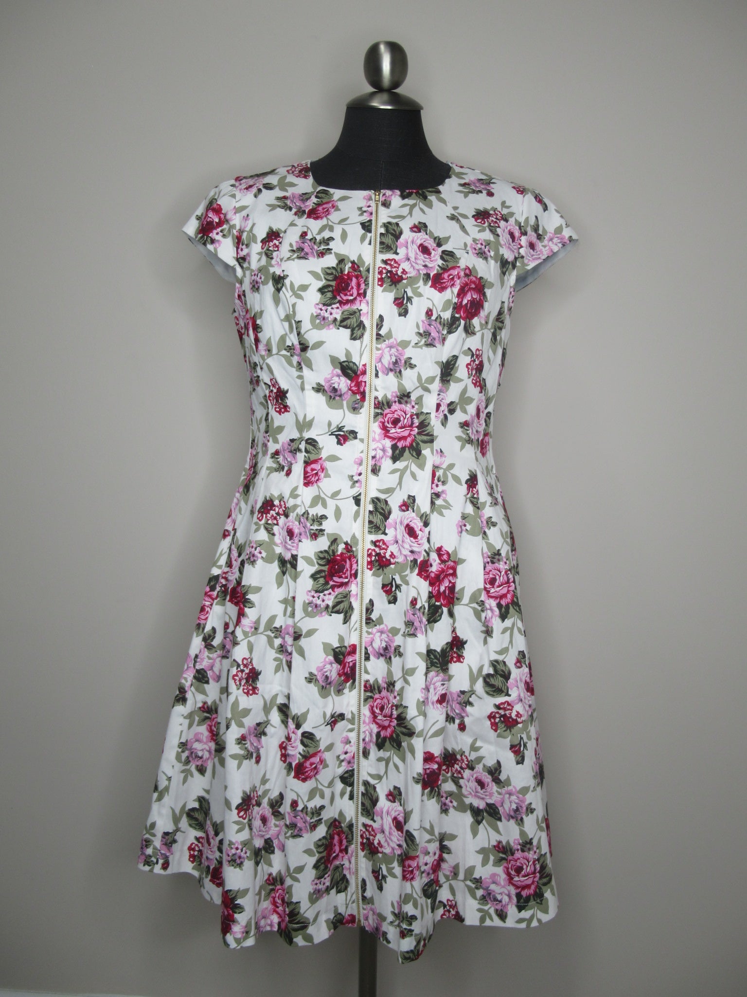 Floral Print Zip Front Pleated Dress.