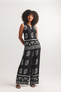 Border Print Sleeveless Top