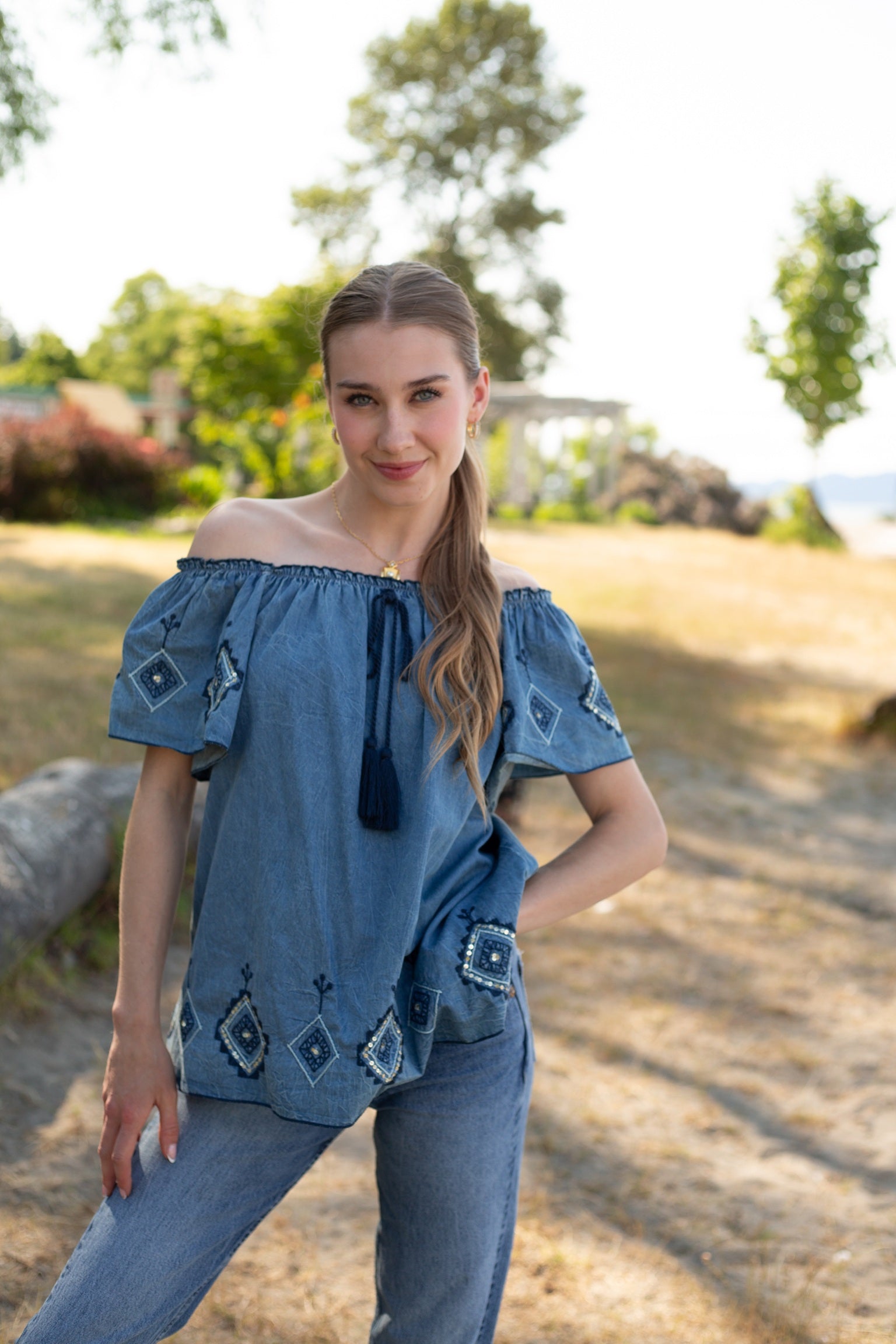 Tops & Blouses – Papillon Canada