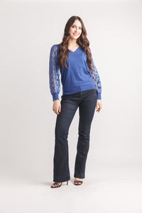 Sweater with dot sleeves